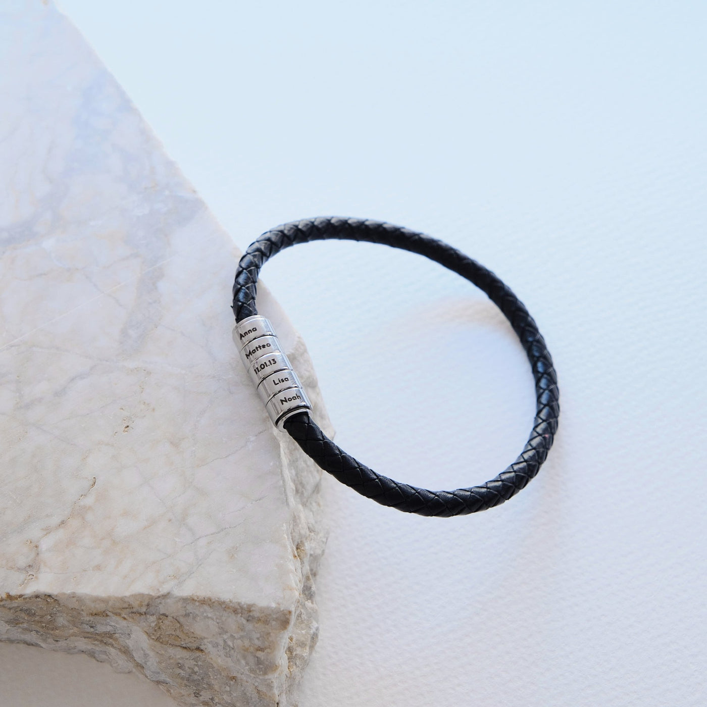 Leder Ringarmband mit bis zu 5 Gravuren - OTANTO