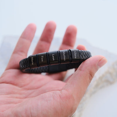 Lederarmband mit gravierten schwarzen Beads - OTANTO