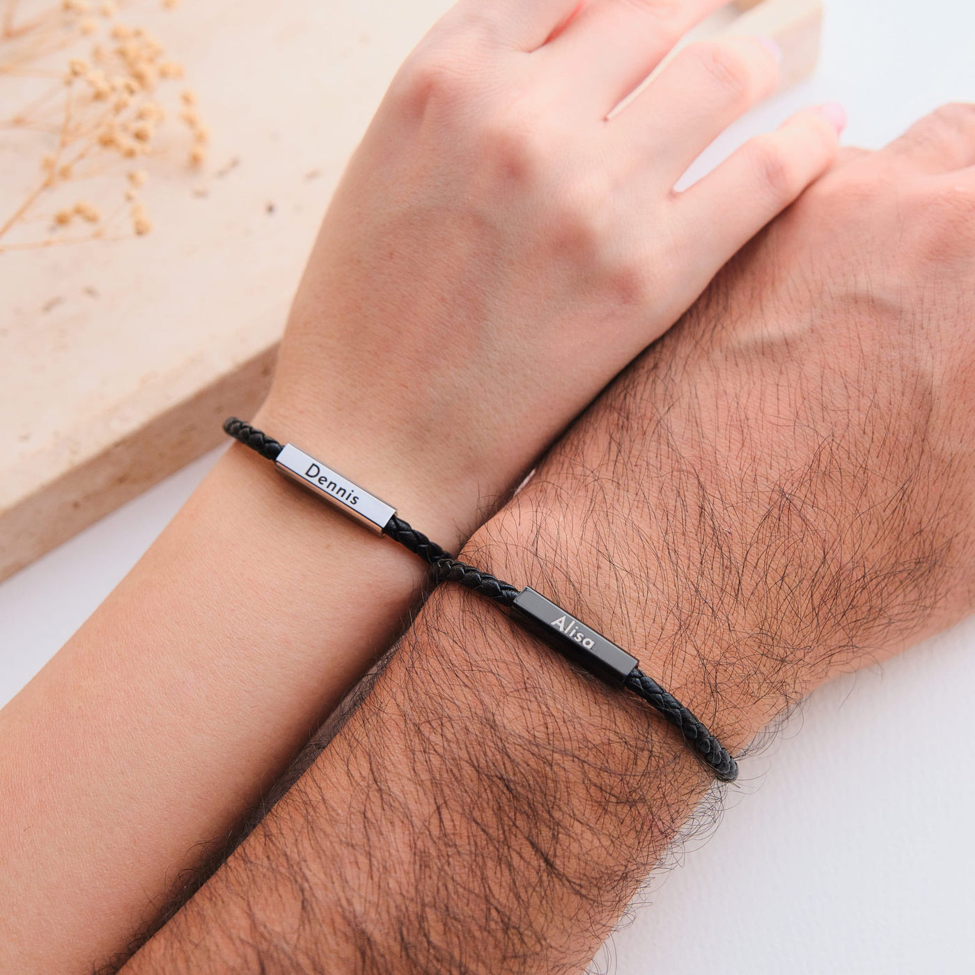 Magnetische Partnerarmbänder mit Gravur - OTANTO