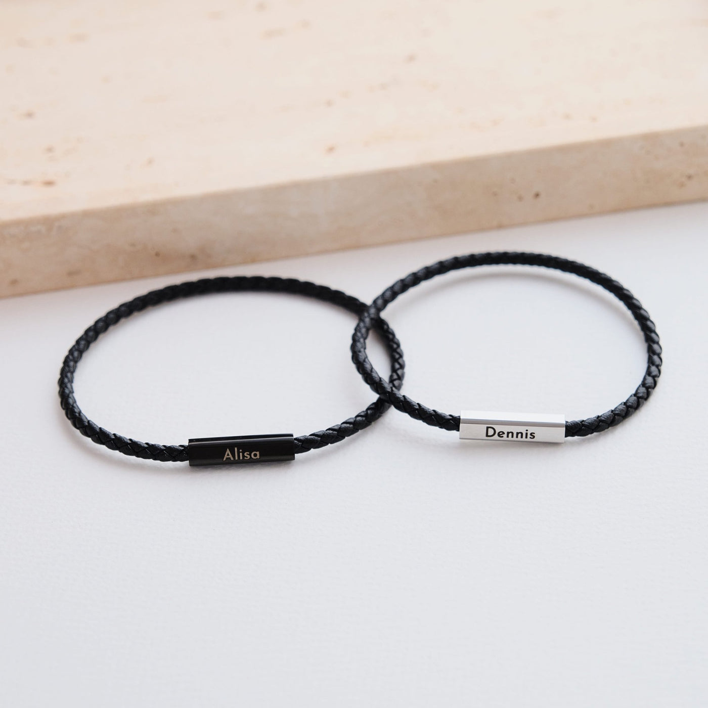 Magnetische Partnerarmbänder mit Gravur - OTANTO