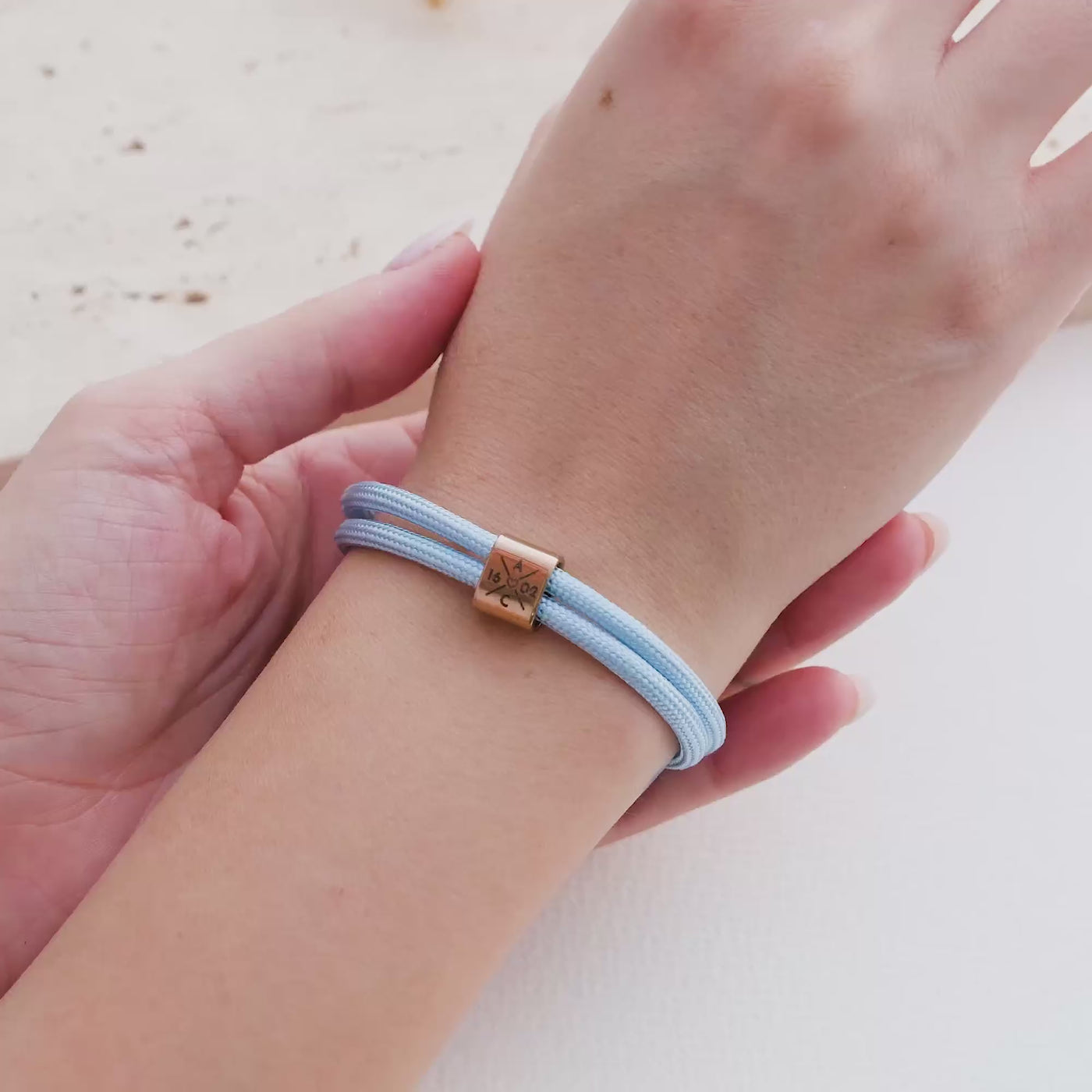 Bracelet de perles en corde de voile avec gravure