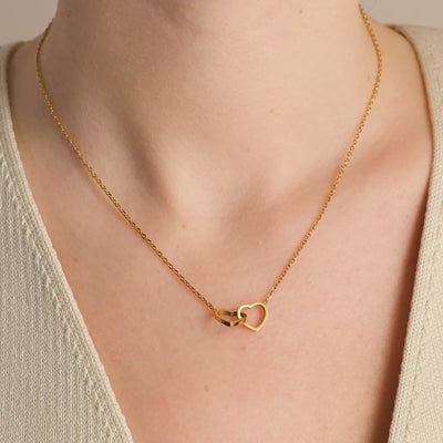 Collier cœur avec gravure et rose éternelle