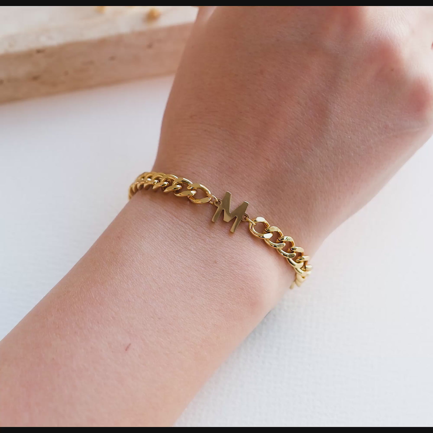 Bracelets partenaires en or initial