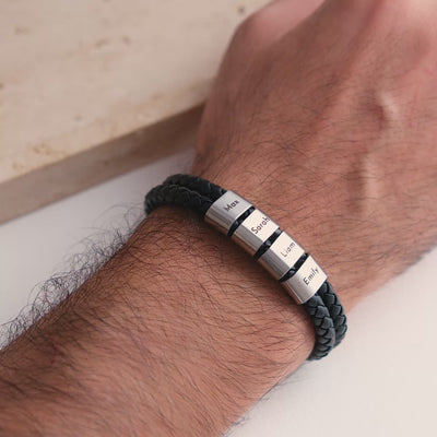 Bracelet en cuir double avec perles gravées