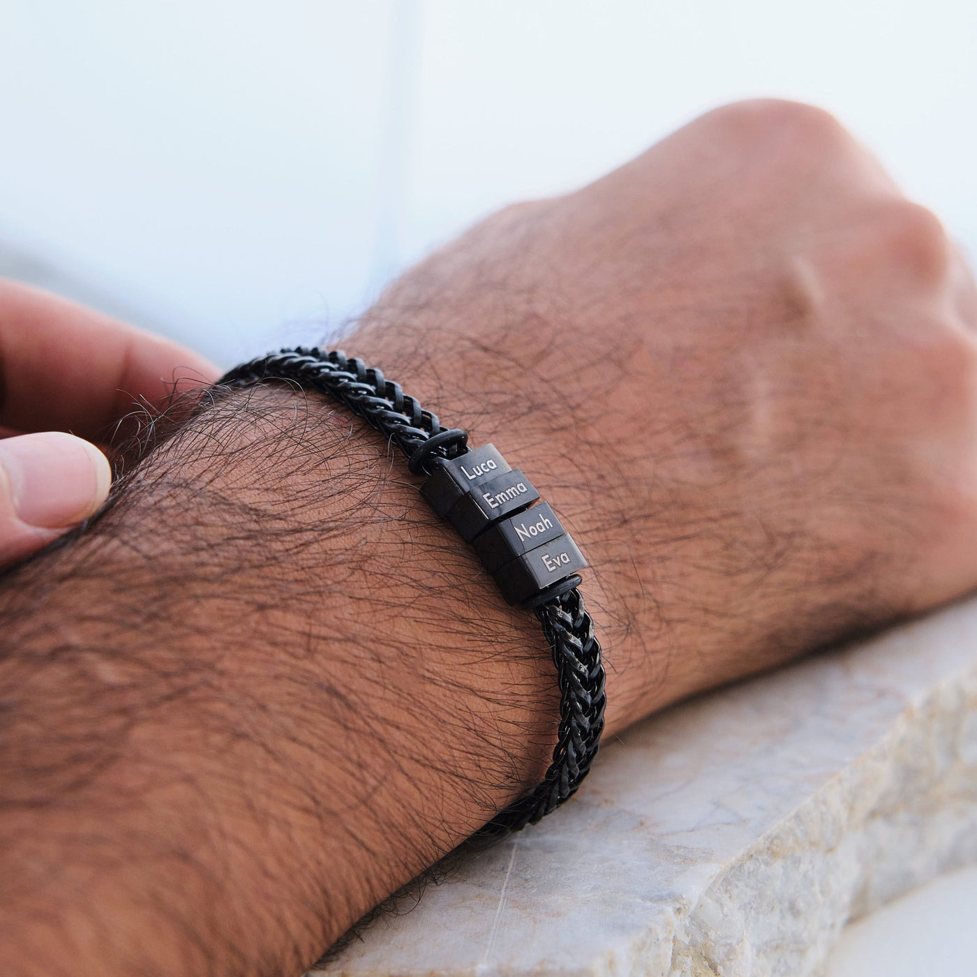 Retro Armband mit gravierten schwarzen Beads - OTANTO