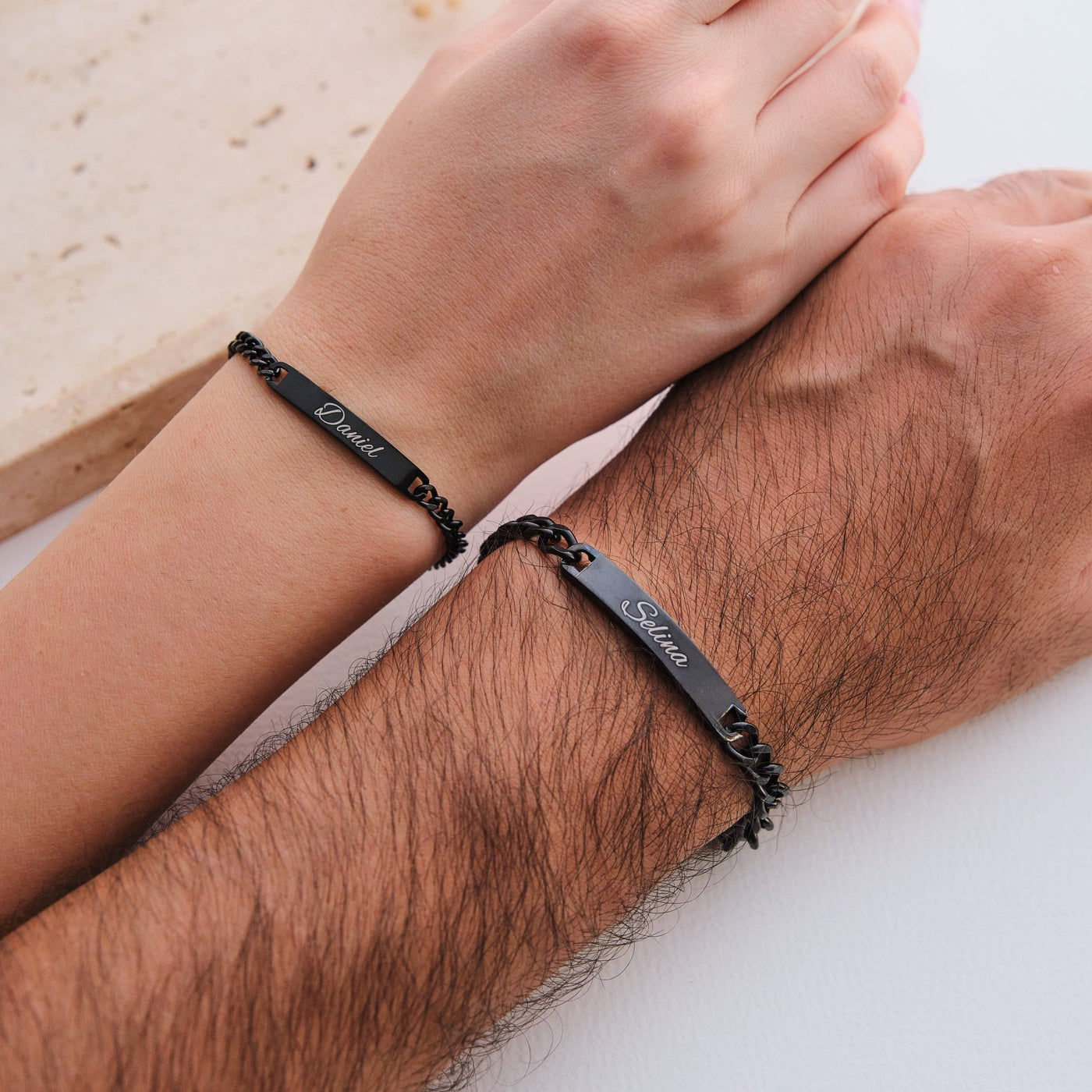 Schwarz Partnerarmband mit Gravur - OTANTO